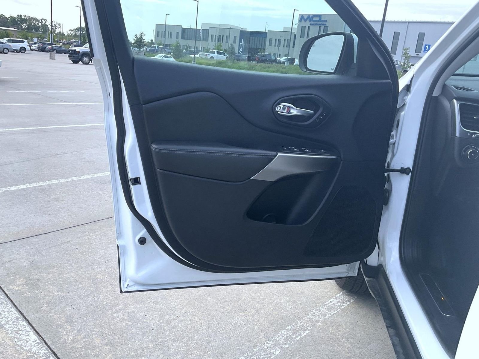 Used 2020 White Jeep Limited image 10
