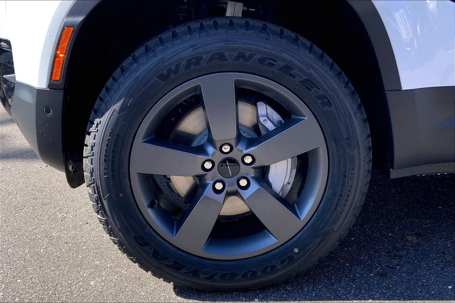 New 2026 Fuji White Land Rover S image 11