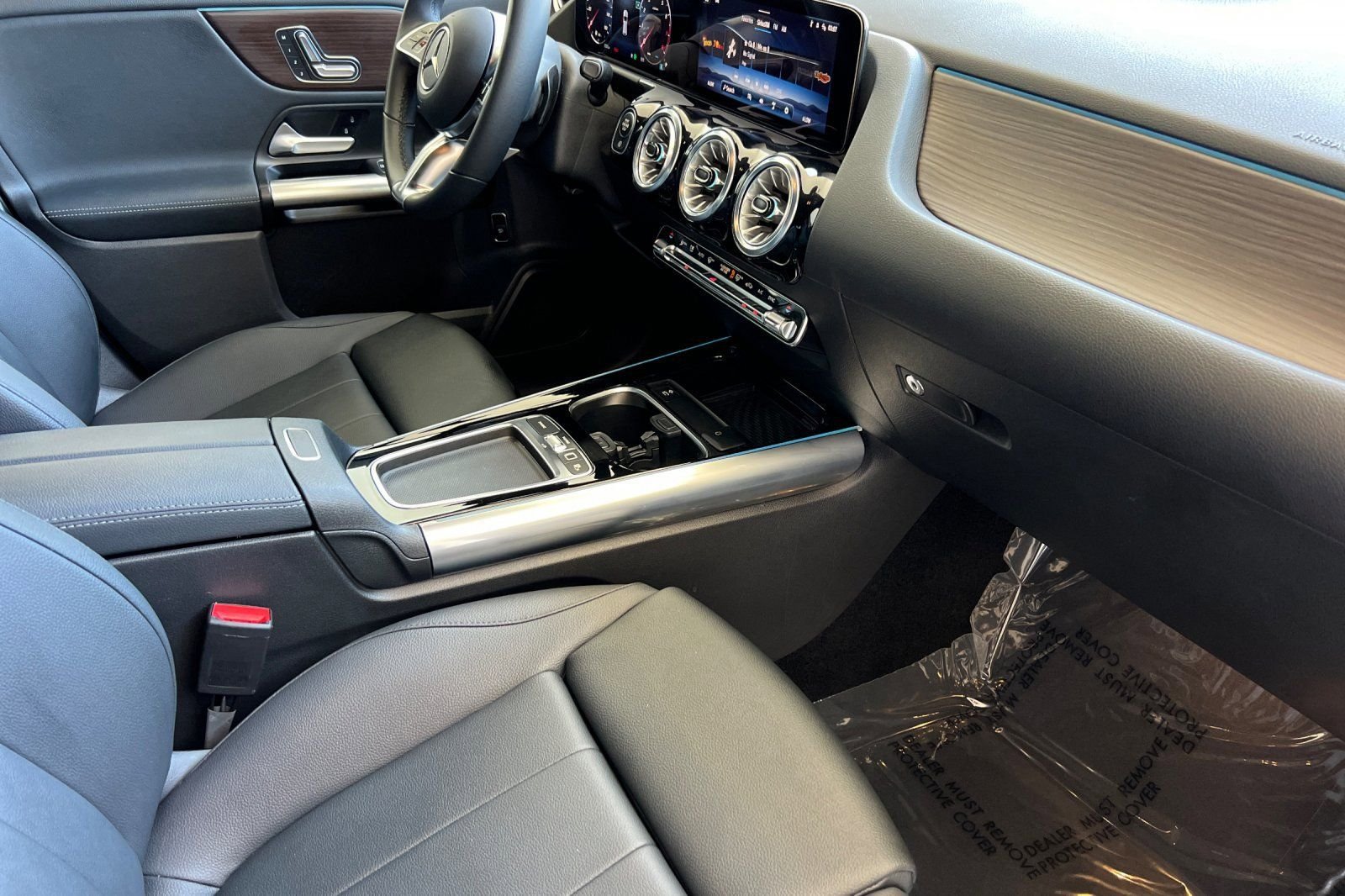 Used 2025 Cosmos Black Metallic Mercedes-Benz 250 image 19