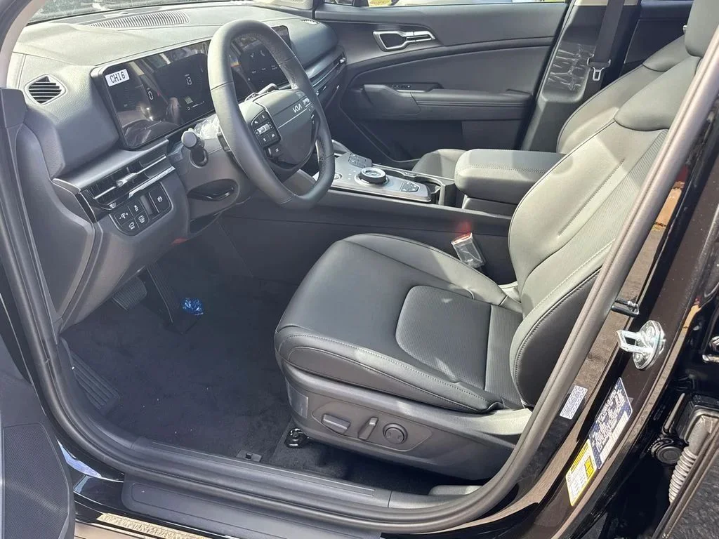 New 2026 Black Kia EX image 9