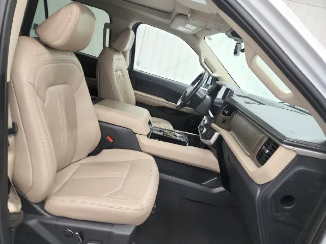Used 2024 White Ford Limited image 26