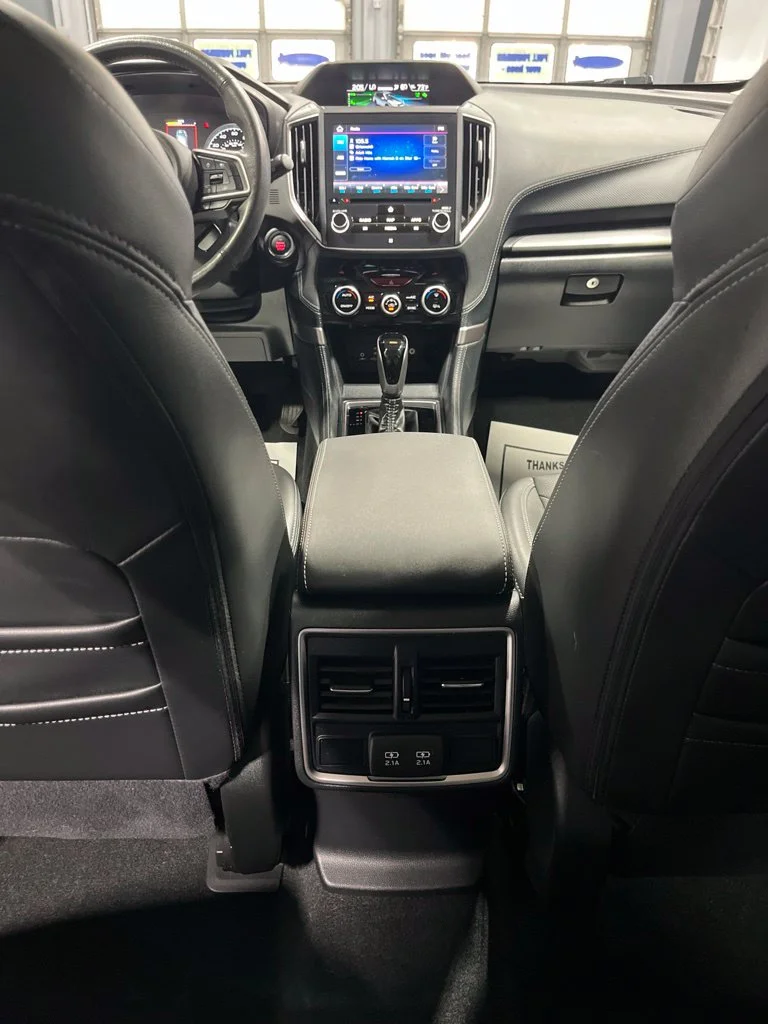 Used 2020 Crystal White Pearl Subaru Limited image 32