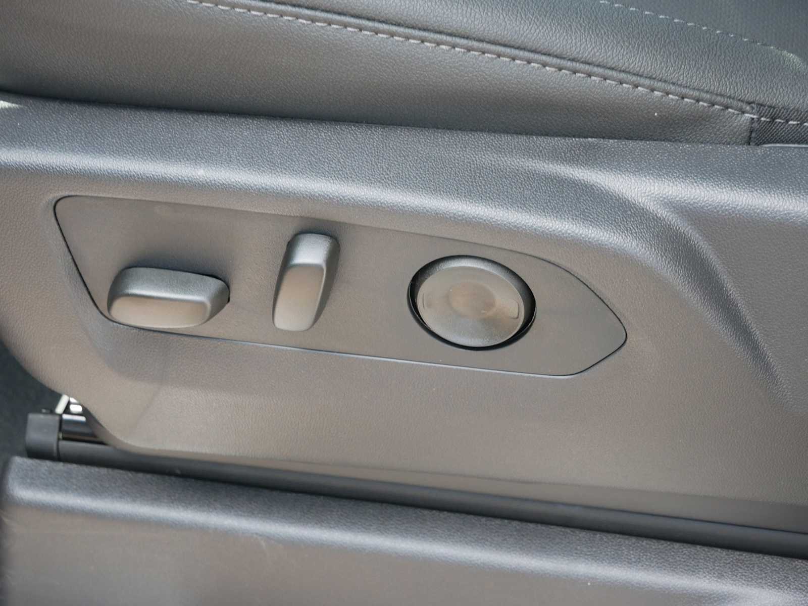 2026 GMC Sierra 1500 SLT - Photo 17