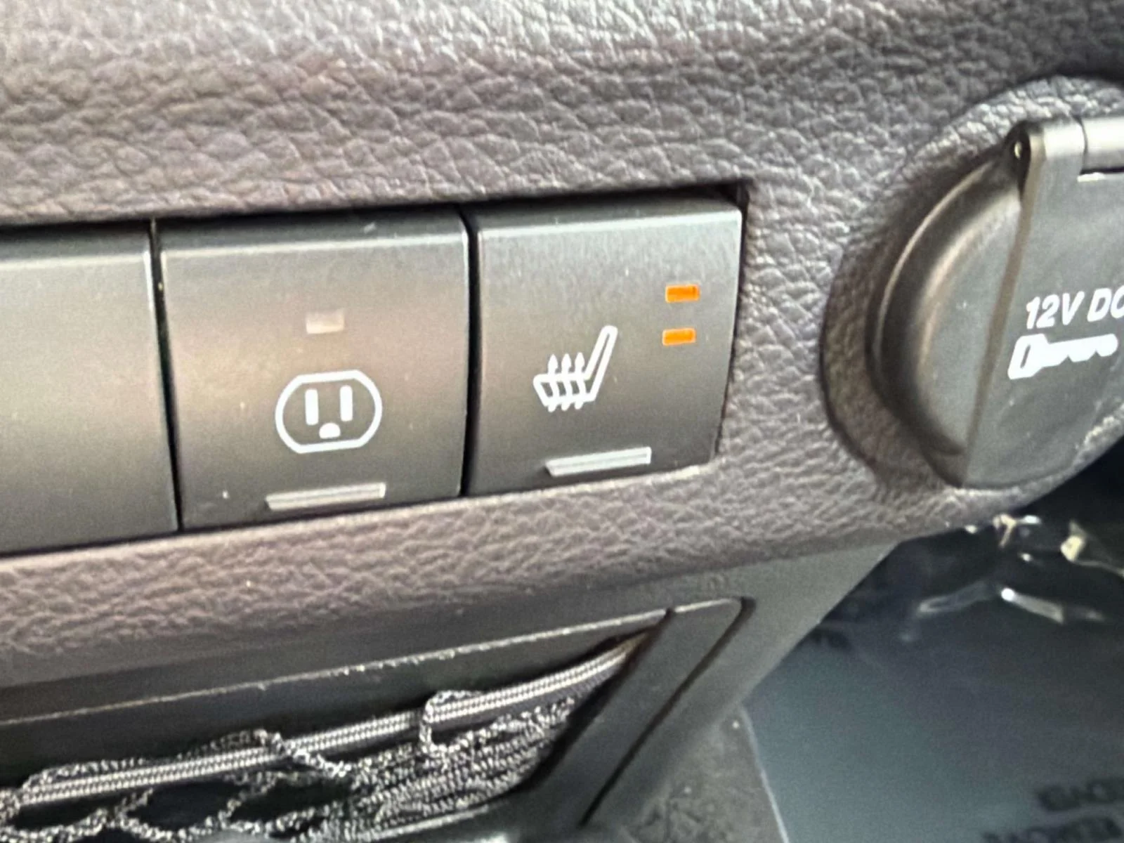 Used 2015 Bright White Clearcoat Jeep Altitude image 19