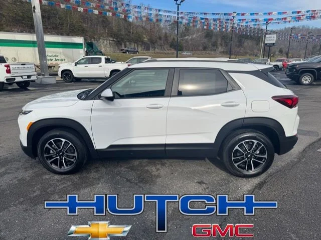 New 2026 Summit White Chevrolet LT image 4