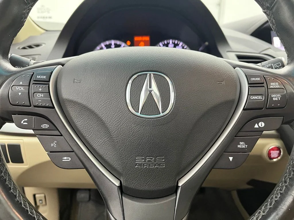 Used 2018  Acura Base image 24