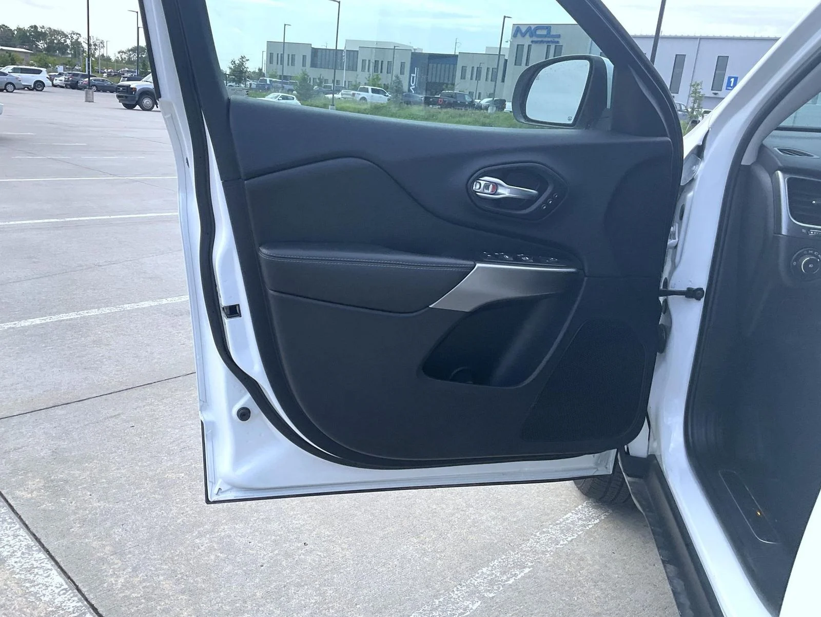 Used 2020 White Jeep Limited image 10
