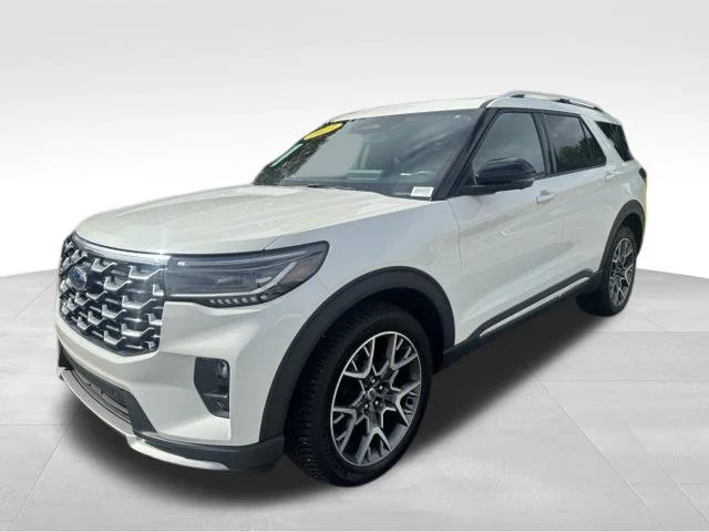 Used 2025 White Ford Platinum image 3