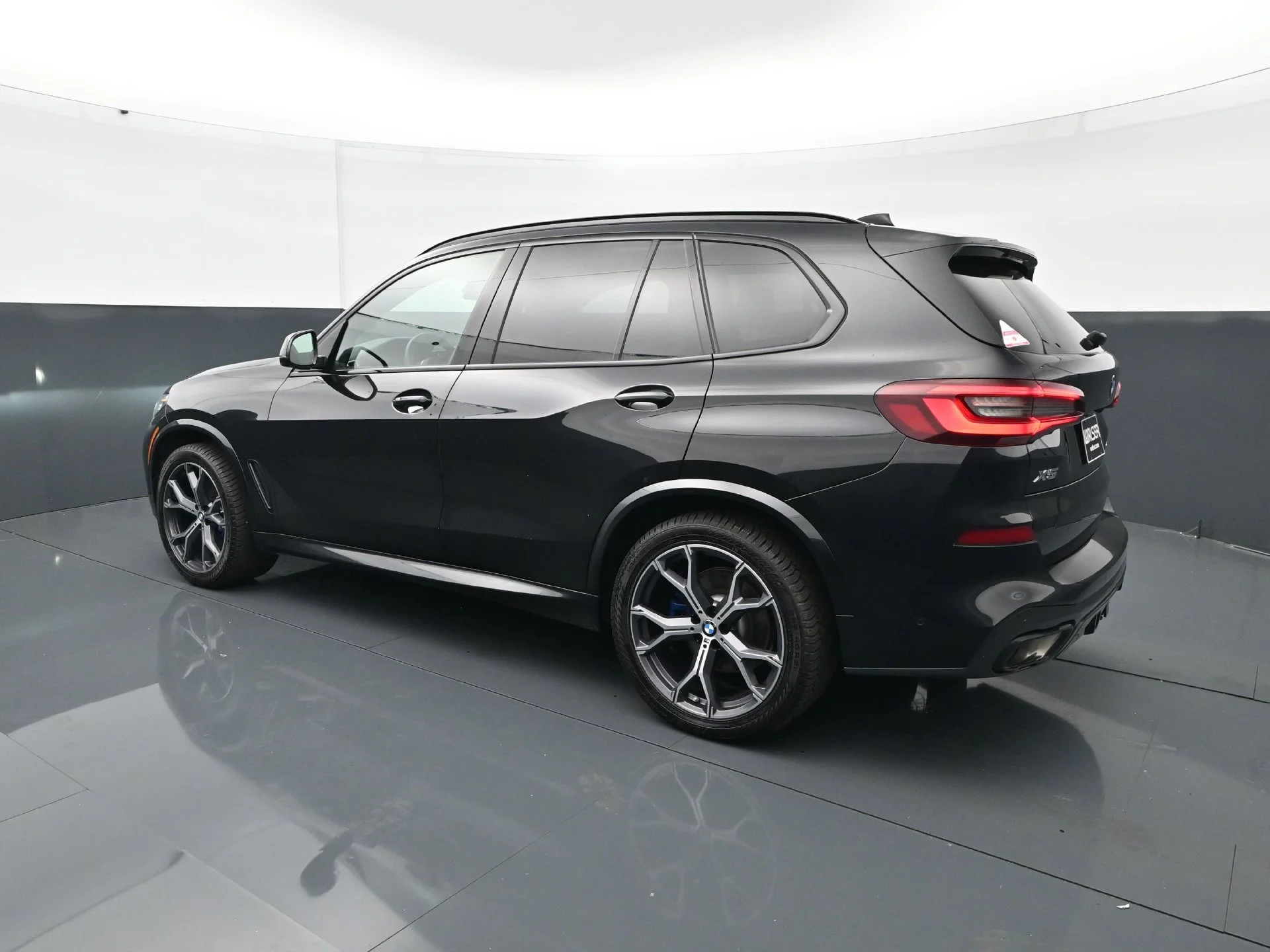 Used 2022 Black Sapphire Metallic BMW xDrive40i image 4