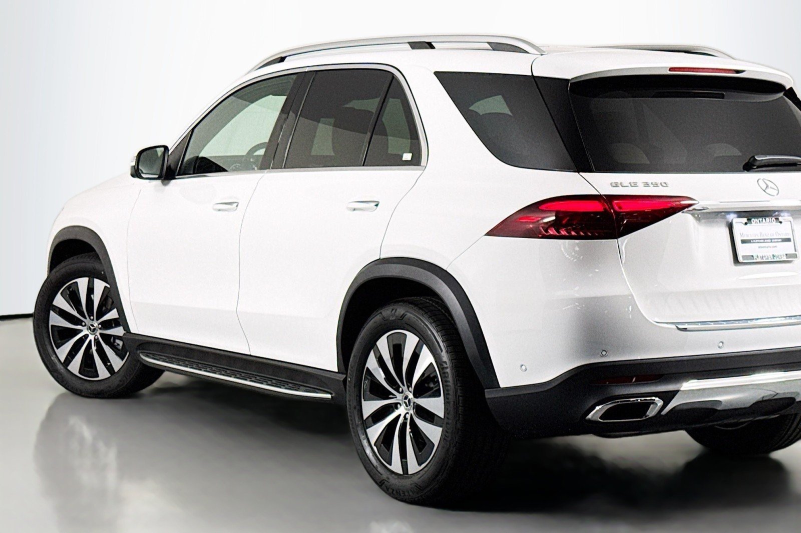 New 2026 Polar White Mercedes-Benz GLE 350 SUV image 15