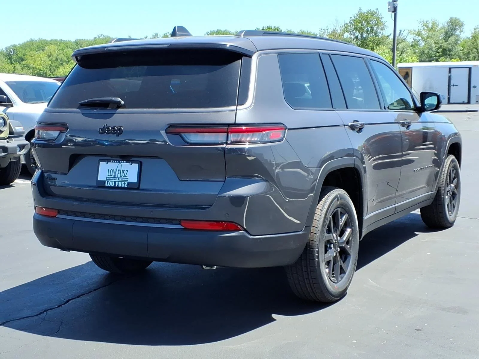 New 2026 Baltic Gray Metallic Clear-Coat Exterior Paint Jeep Laredo image 18