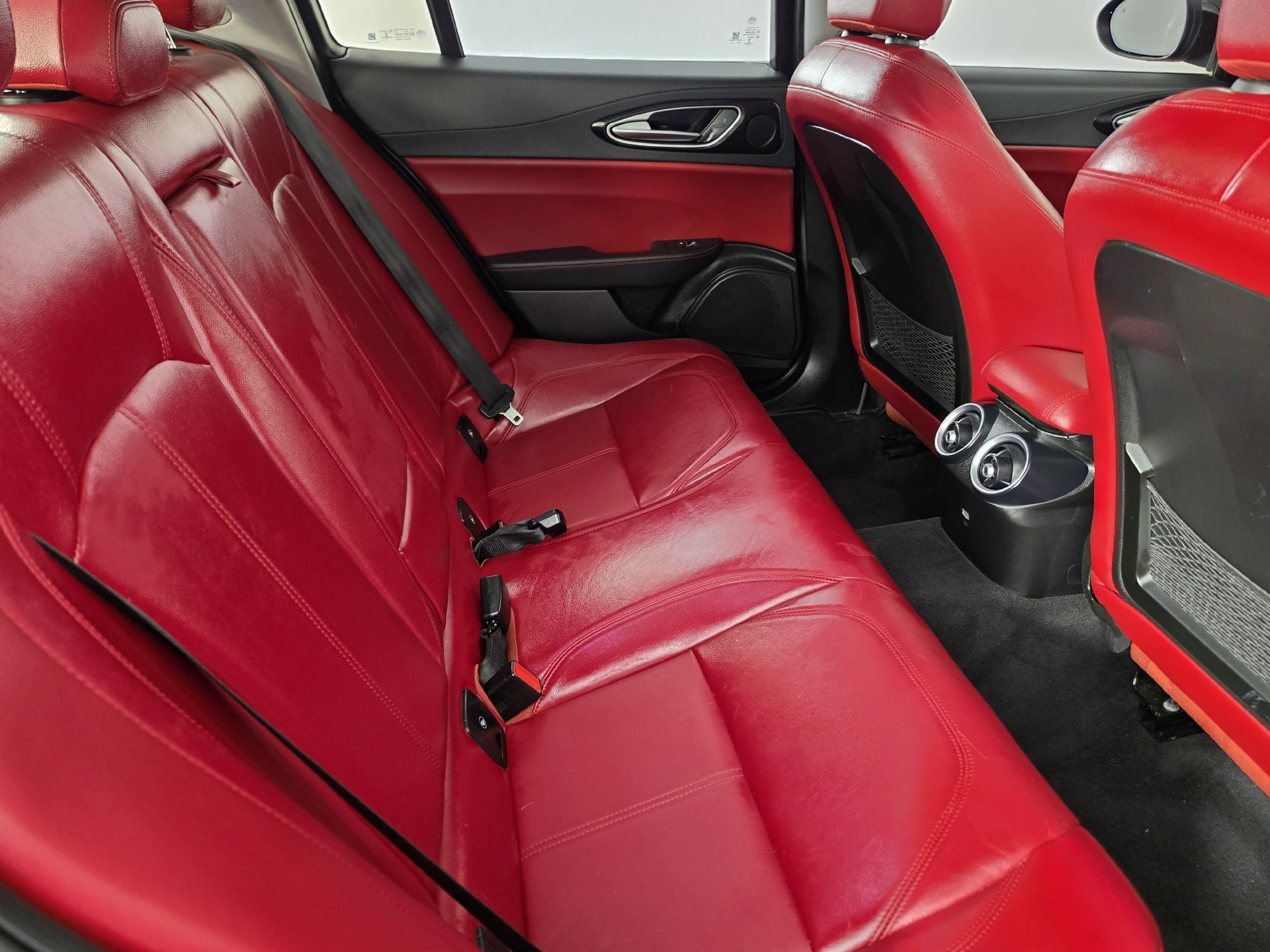 2017 Alfa Romeo Giulia Base - Photo 30