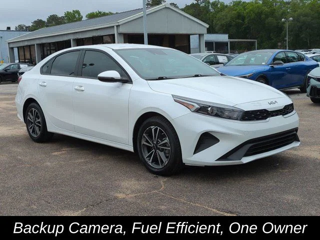 Certified Used 2024 White Kia LXS image 3