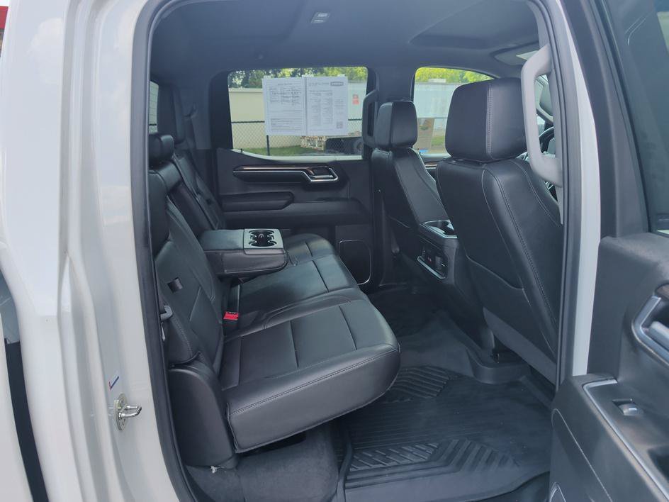 Used 2024 Summit White Chevrolet RST image 13