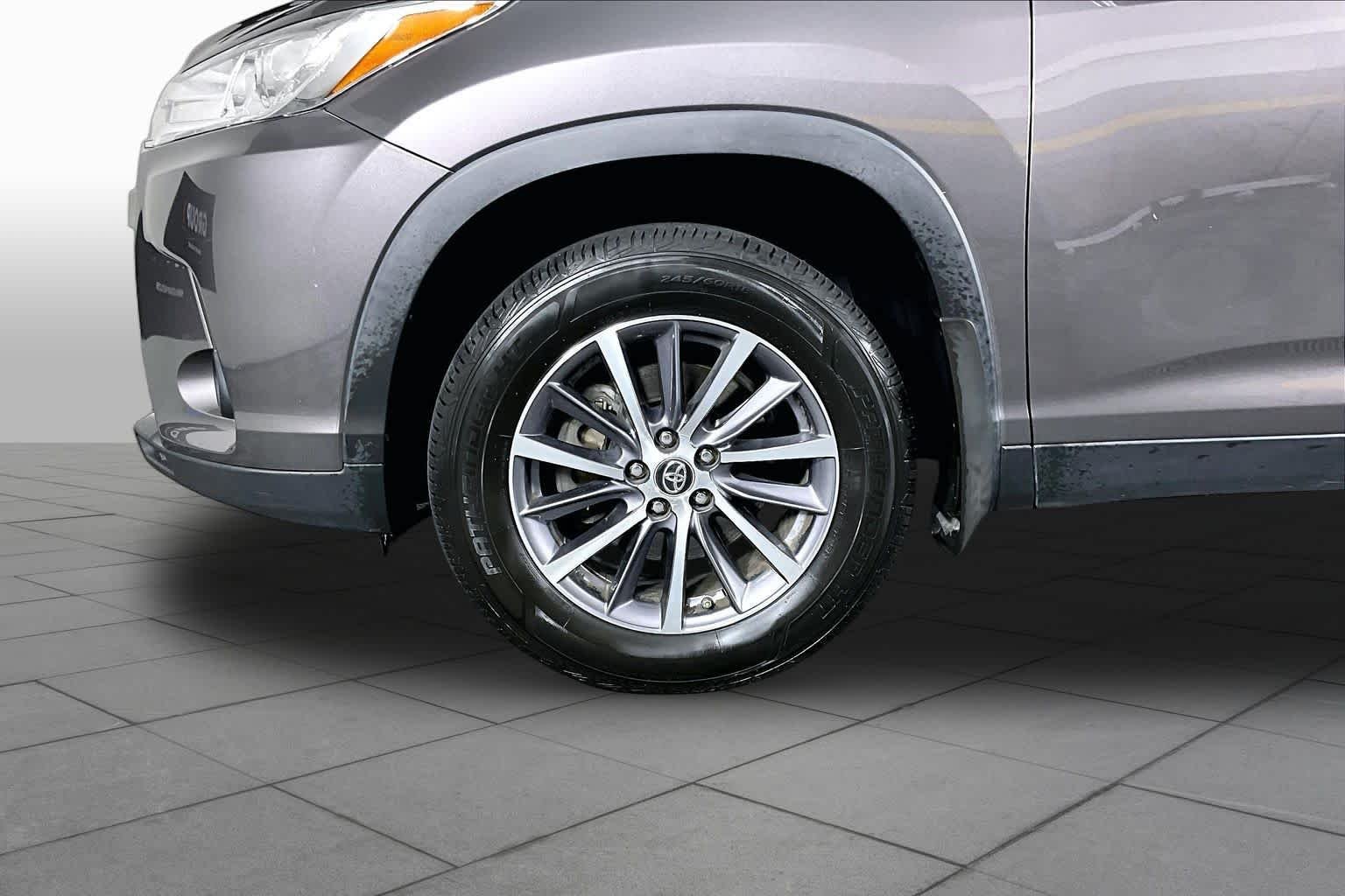 2019 Toyota Highlander XLE - Photo 11