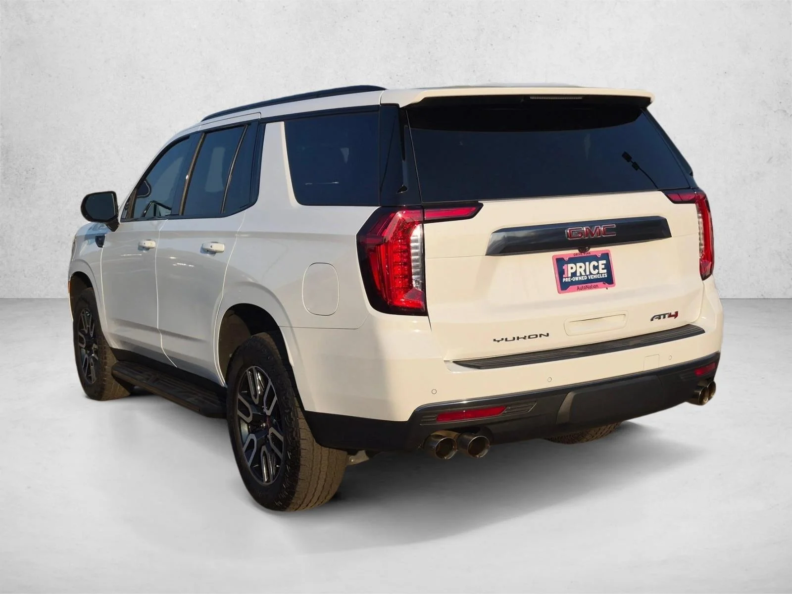Used 2023 Summit White GMC AT4 image 8