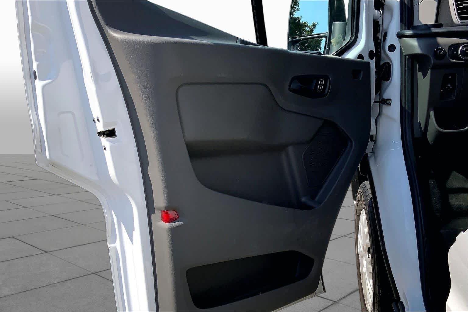 Used 2022 Oxford White Ford XLT image 23