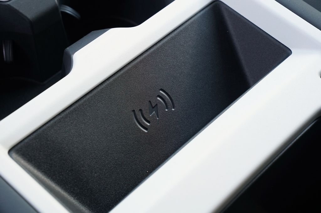 New 2026 Carpathian Grey Land Rover X-Dynamic SE image 27