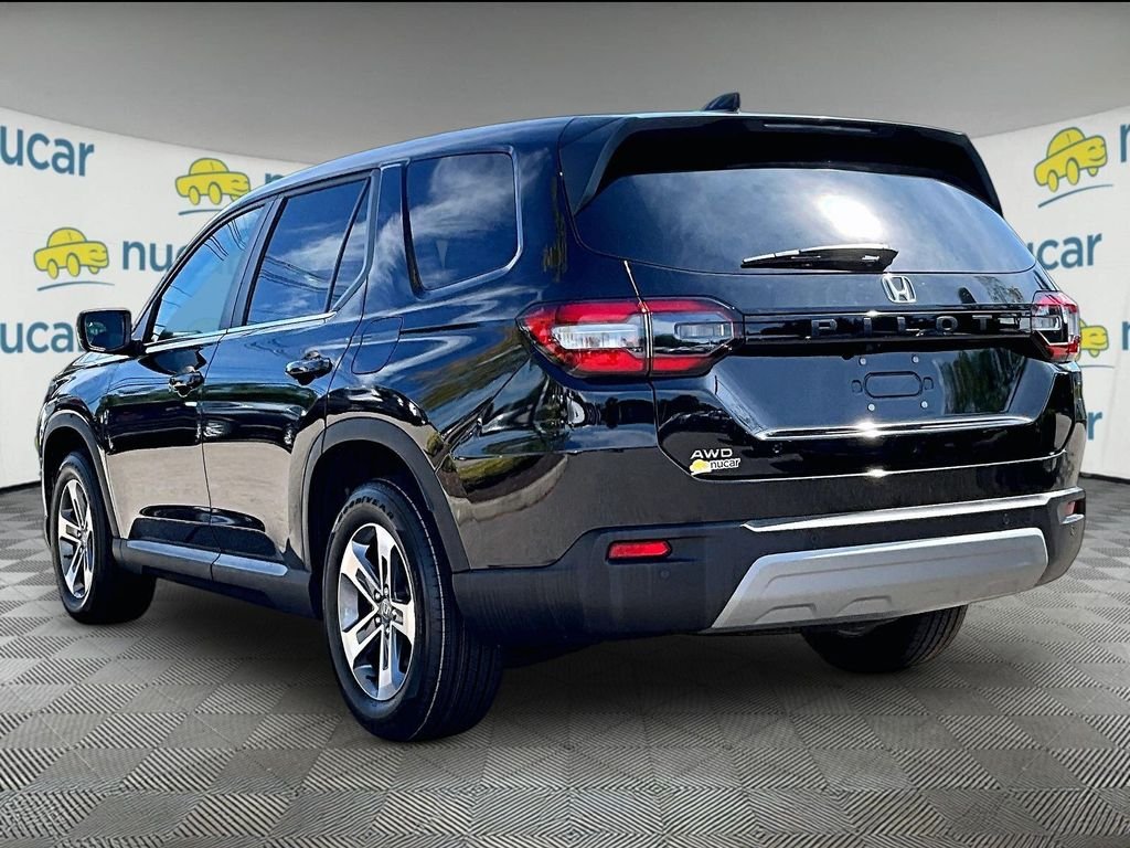 Used 2024 Black Honda EX-L image 4