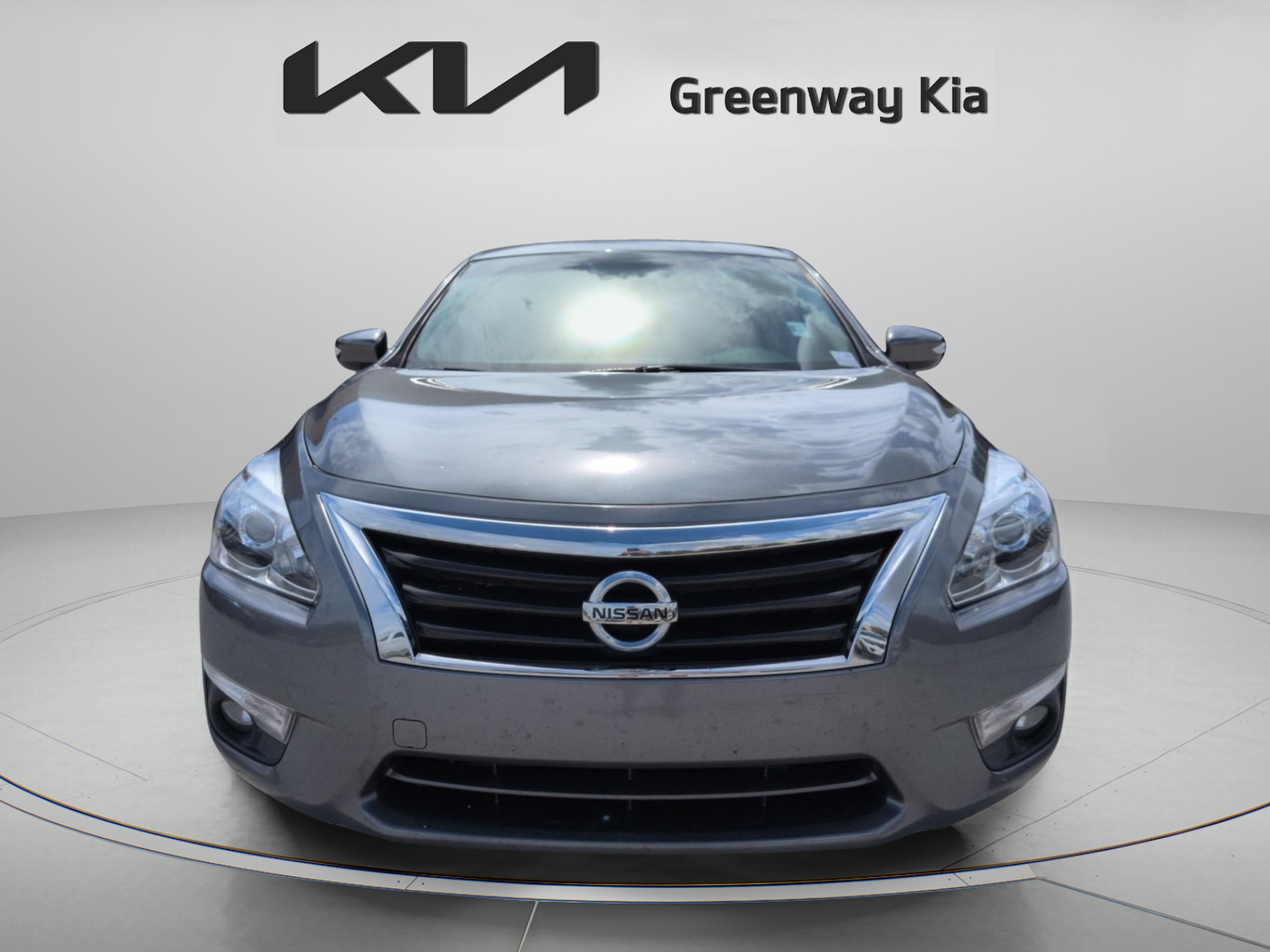 Used 2014 Gun Metallic Nissan 2.5 SL image 2