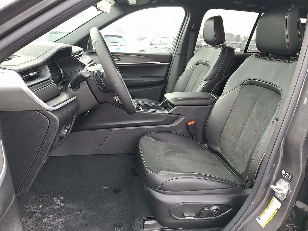 New 2026 Baltic Gray Metallic Clearcoat Jeep Altitude image 9