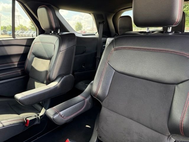 Used 2023 Gray Ford ST-Line image 21