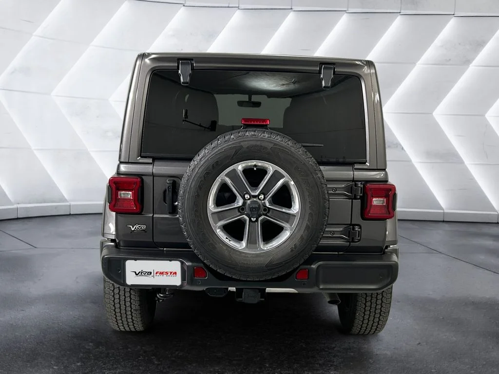 Used 2021 Gray Jeep Unlimited Sahara image 5