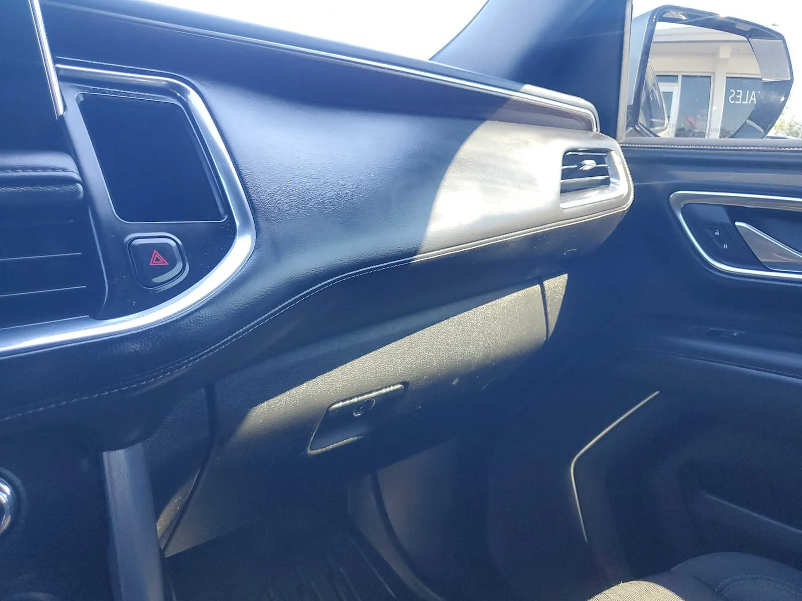 Used 2024 Sterling Metallic GMC SLE image 25