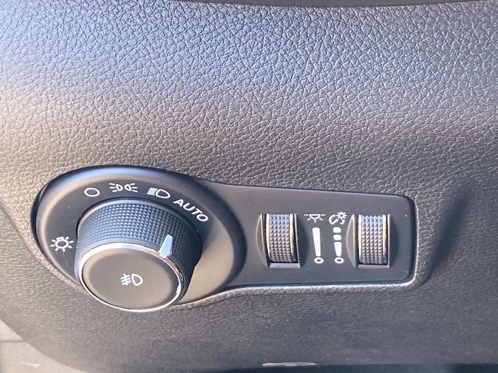 Used 2024 Black Jeep Limited image 21