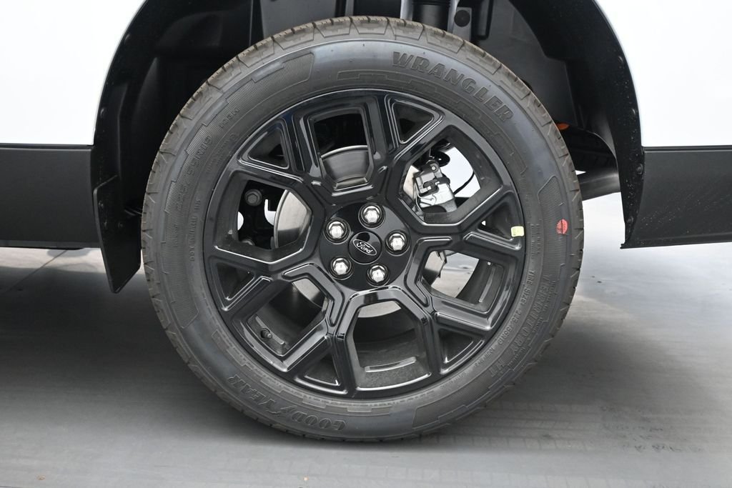 New 2026 White Ford Lariat image 23