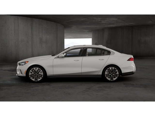 New 2027 Alpine White BMW 530i xDrive image 4