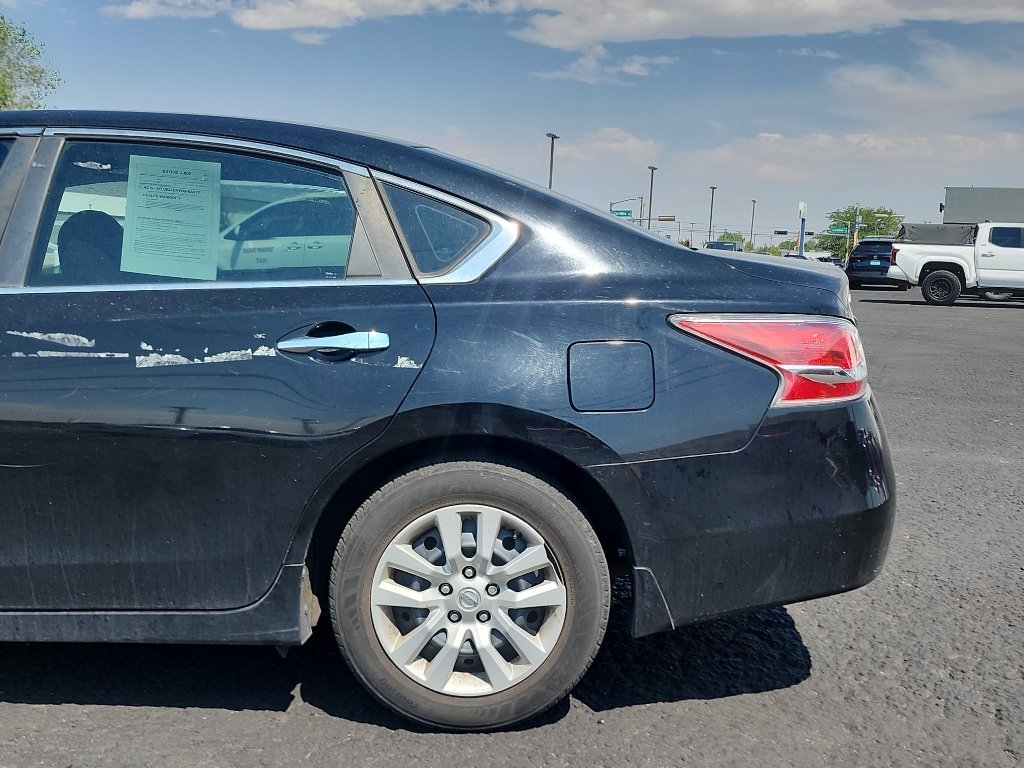 Used 2015 Super Black Nissan 2.5 S image 9