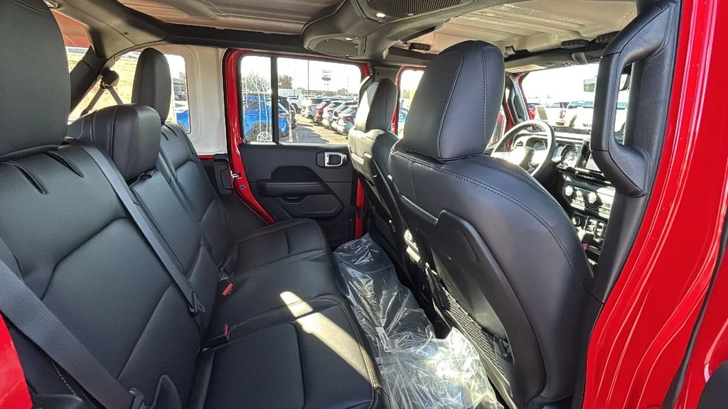2026 Jeep Wrangler 4-Door Sahara - Photo 29