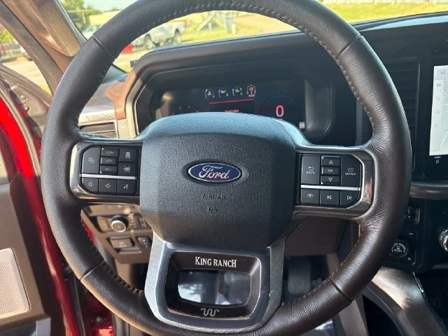 Used 2025  Ford King Ranch image 15