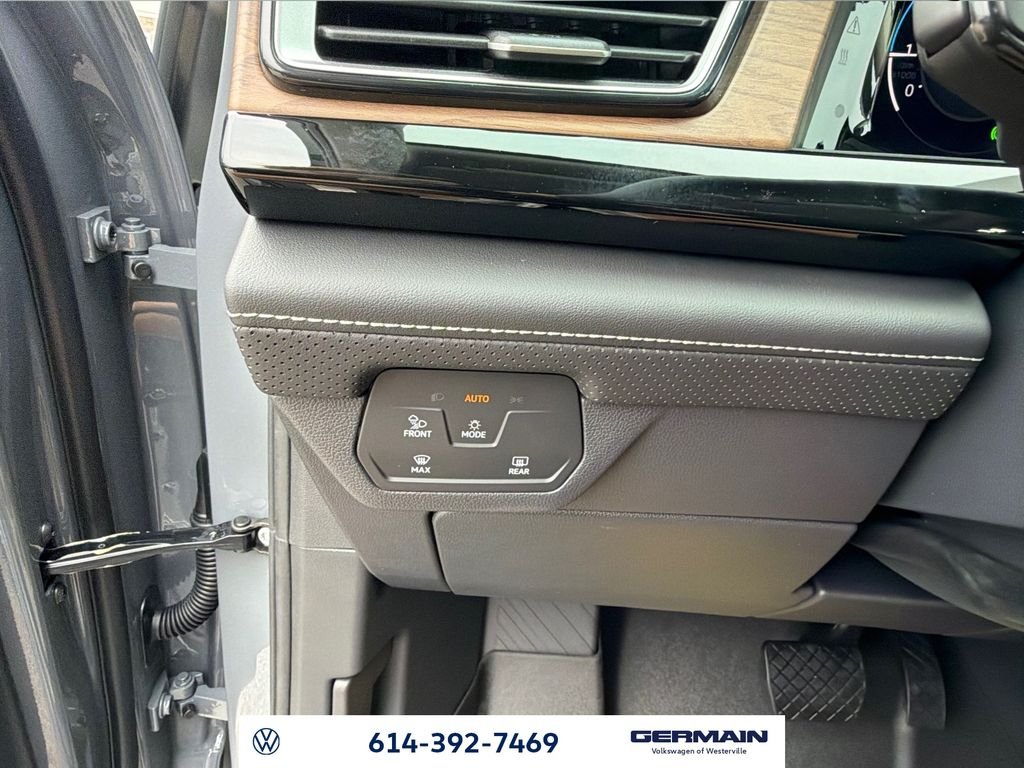 New 2026 Pure Gray Volkswagen 2.0T SE w/Technology image 21