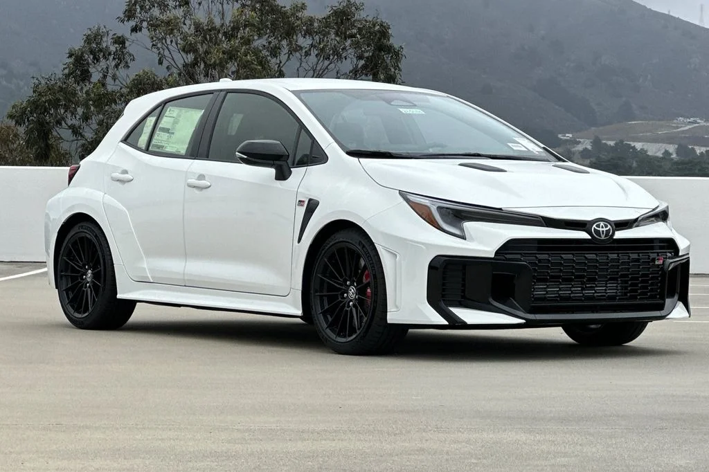 New 2026 Ice Cap Toyota  DAT image 2