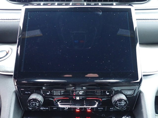 New 2025 Silver Zynith Exterior Paint Jeep Limited image 21