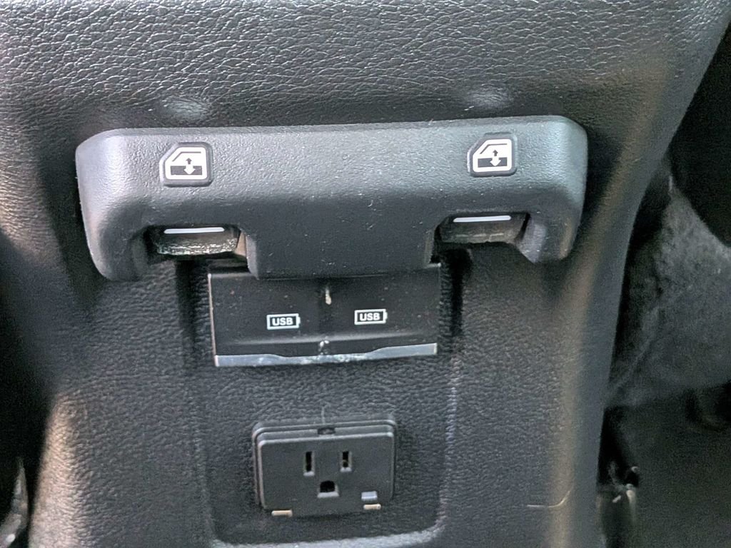 Used 2021 White Jeep Unlimited Sahara image 19