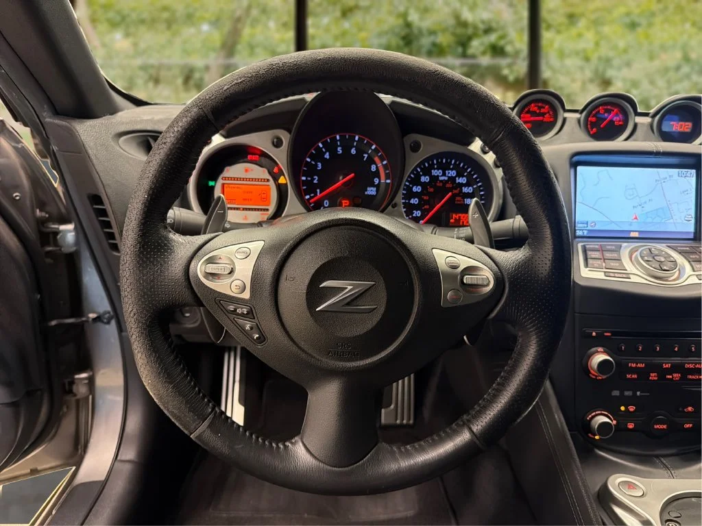 Used 2009 Gray Nissan Touring image 16