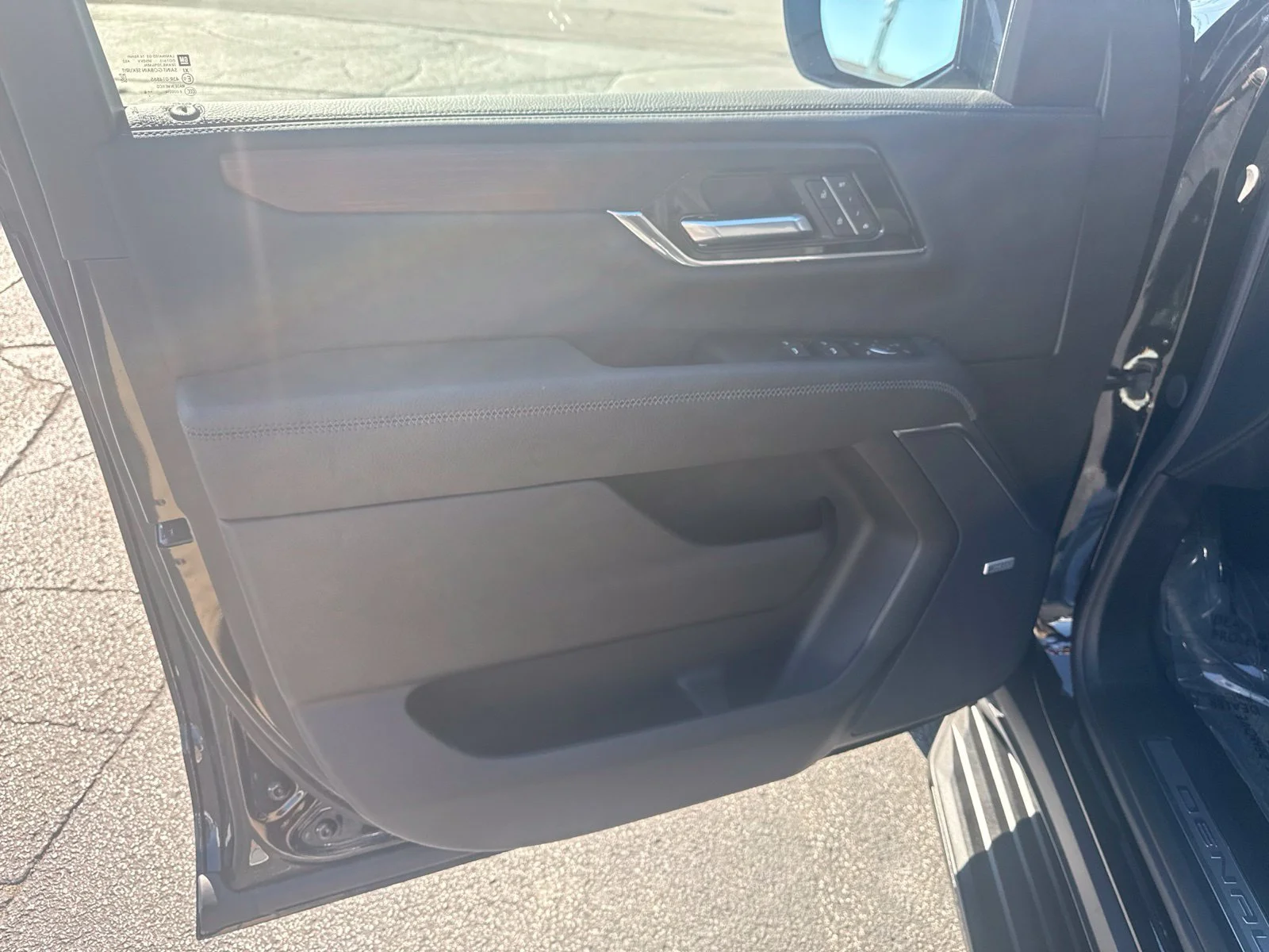 2026 GMC Yukon Denali - Photo 12