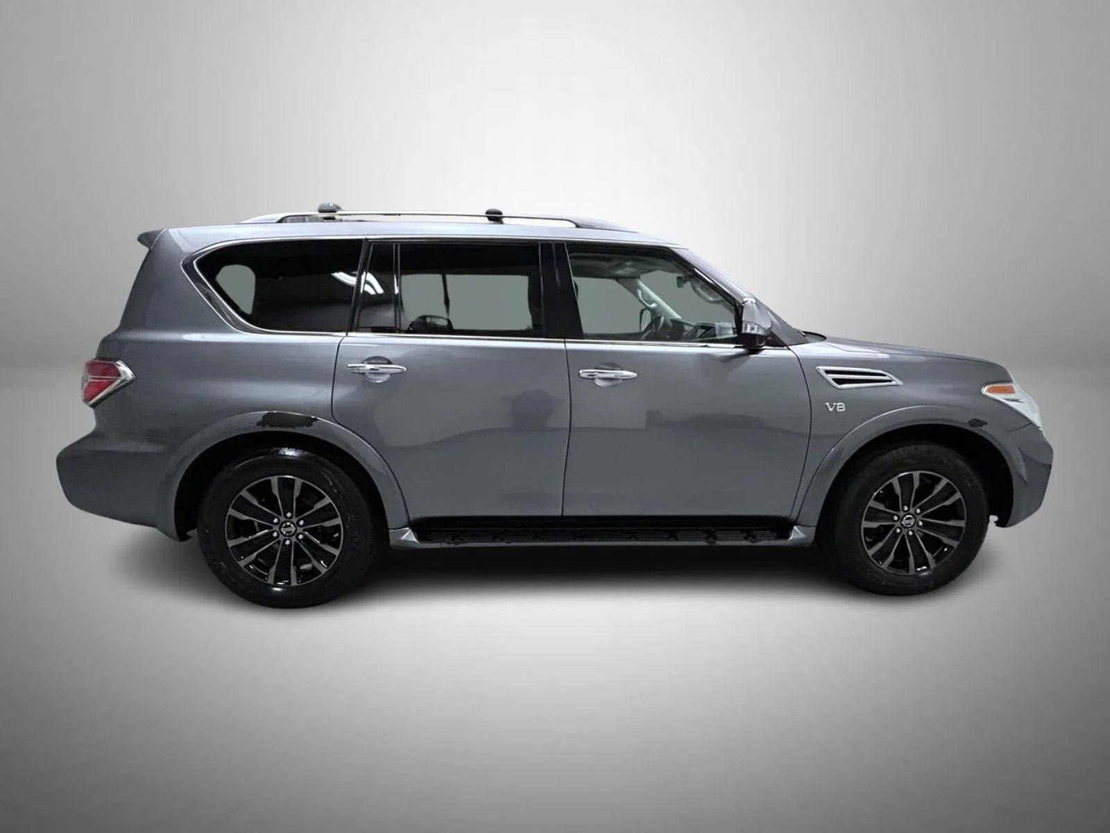 Used 2019 Gray Nissan Platinum image 4