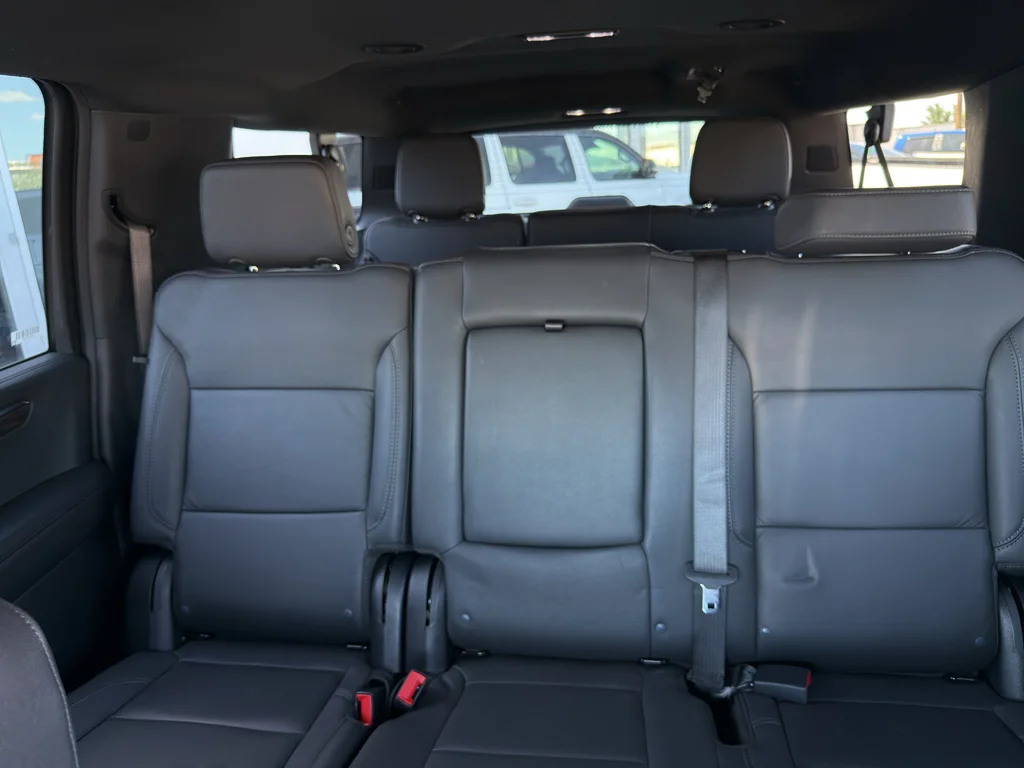 Used 2025 Gray Chevrolet Z71 image 25