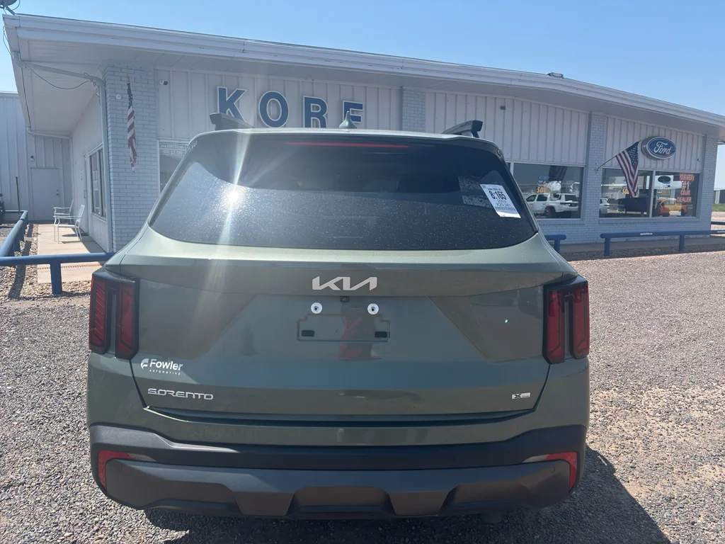 Used 2024 Jungle Green Kia X-Line EX image 5