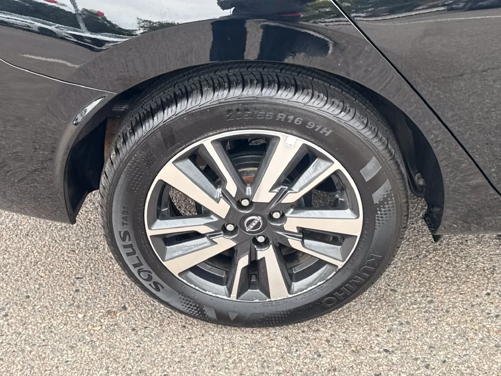 Used 2025 Black Nissan 1.6 SV image 38
