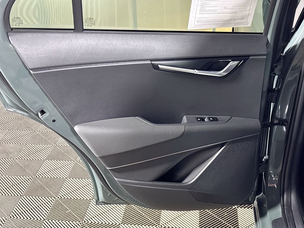 Used 2024 Green Kia Wind image 19