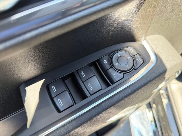 2026 GMC Sierra 1500 SLT - Photo 17