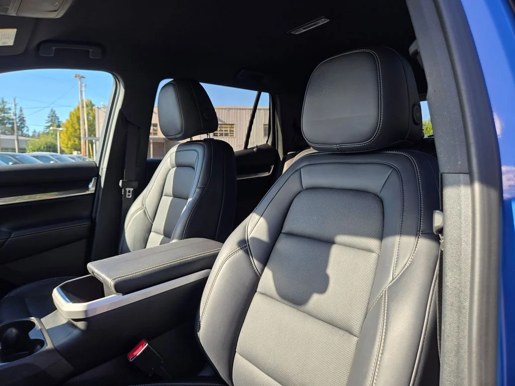 Used 2026 Rapids Metallic GMC Elevation image 21