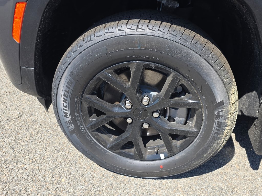 New 2026 Gray Jeep Altitude image 6