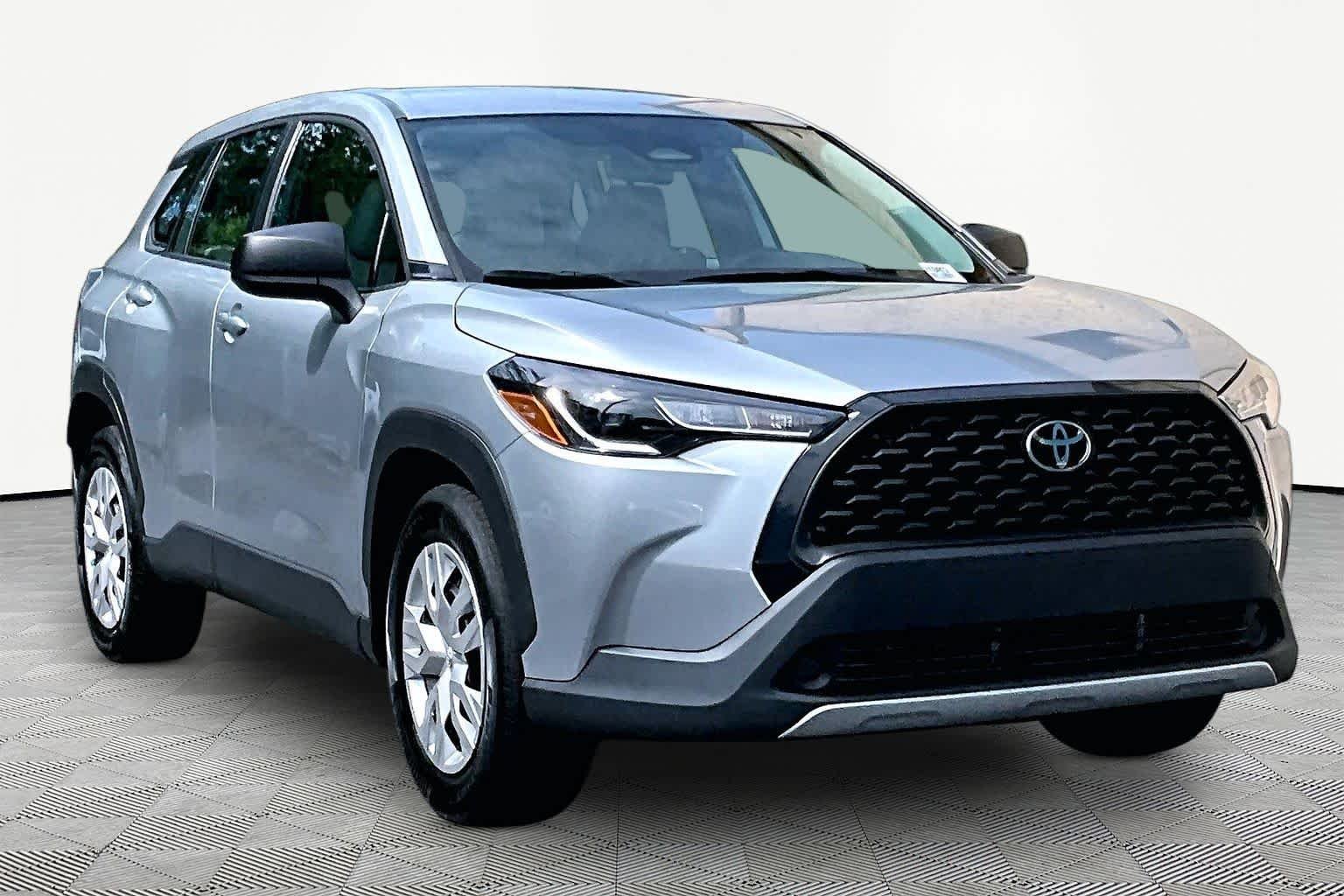 Used 2024 Sonic Silver Toyota L image 3