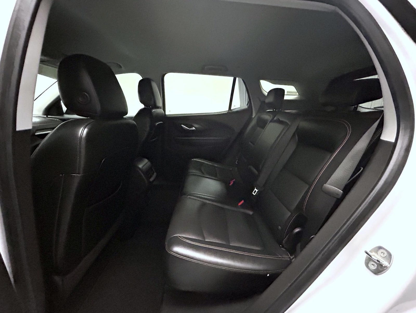 Used 2019 White GMC SLT image 19